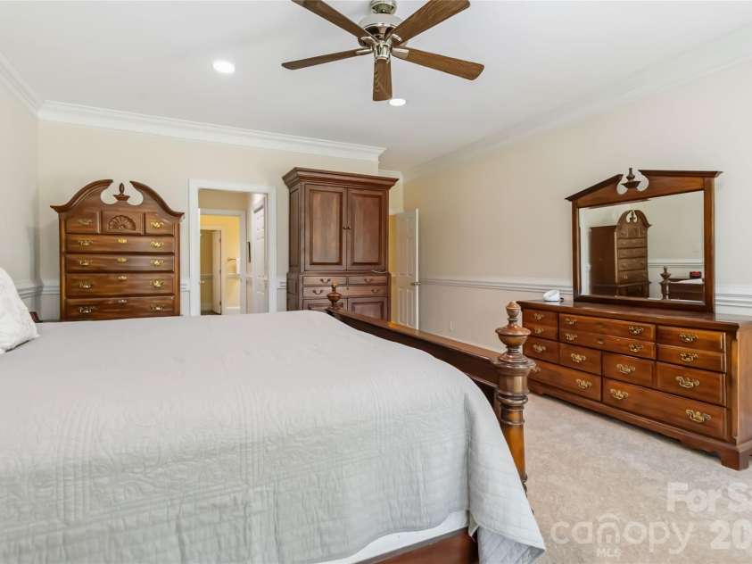 6208 Highview Road, Matthews, NC 28104.  MLS# CAR4363062, YatesRealty ID 14093. 