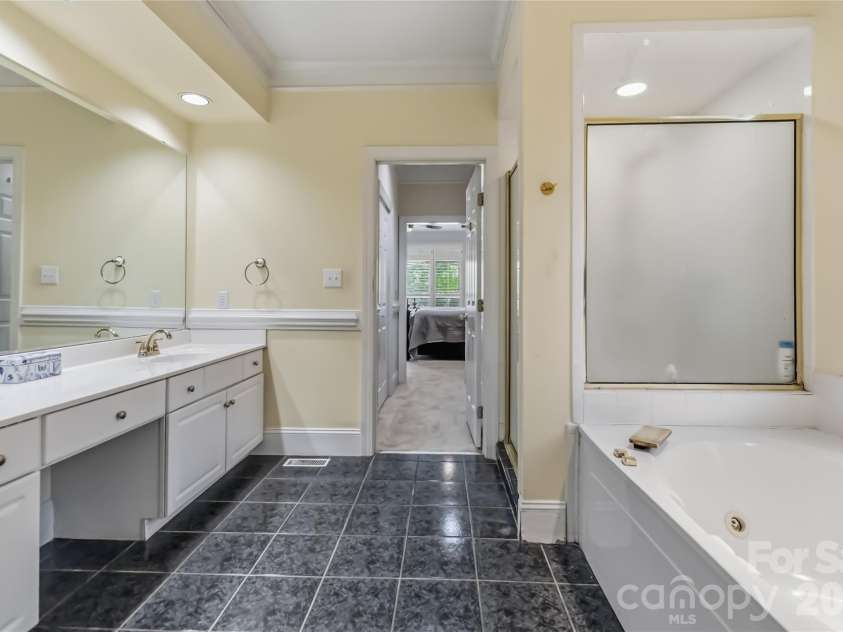 6208 Highview Road, Matthews, NC 28104.  MLS# CAR4363062, YatesRealty ID 14093. 