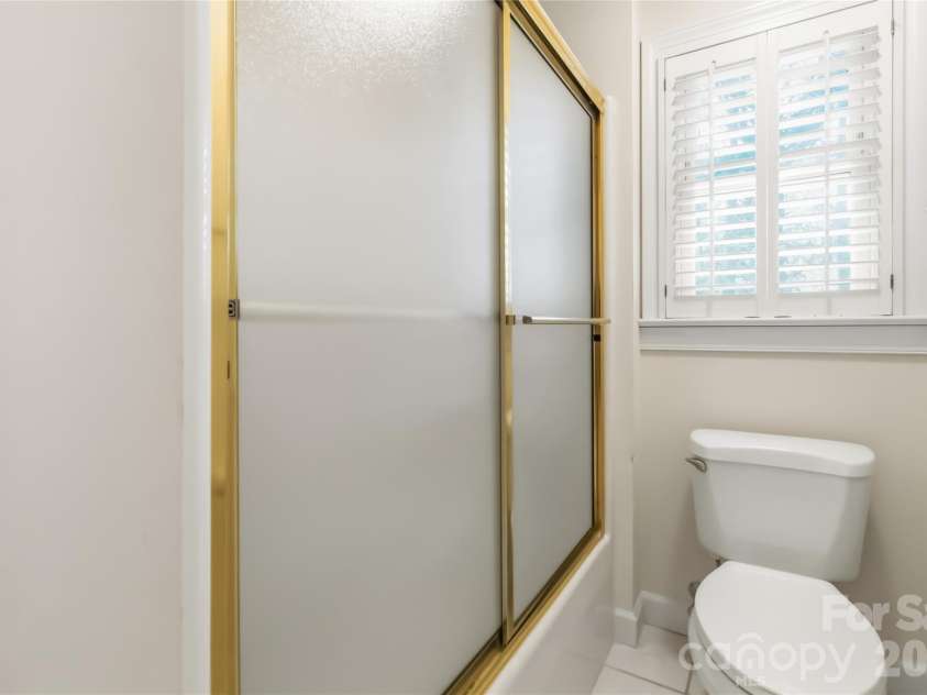 6208 Highview Road, Matthews, NC 28104.  MLS# CAR4363062, YatesRealty ID 14093. 