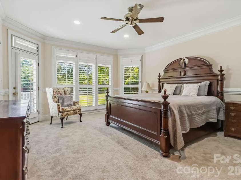6208 Highview Road, Matthews, NC 28104.  MLS# CAR4363062, YatesRealty ID 14093. Primary bedroom on the main floor