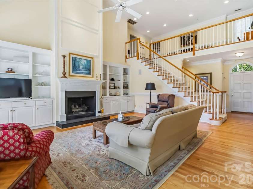 6208 Highview Road, Matthews, NC 28104.  MLS# CAR4363062, YatesRealty ID 14093. Vaulted ceiling allows open loft area