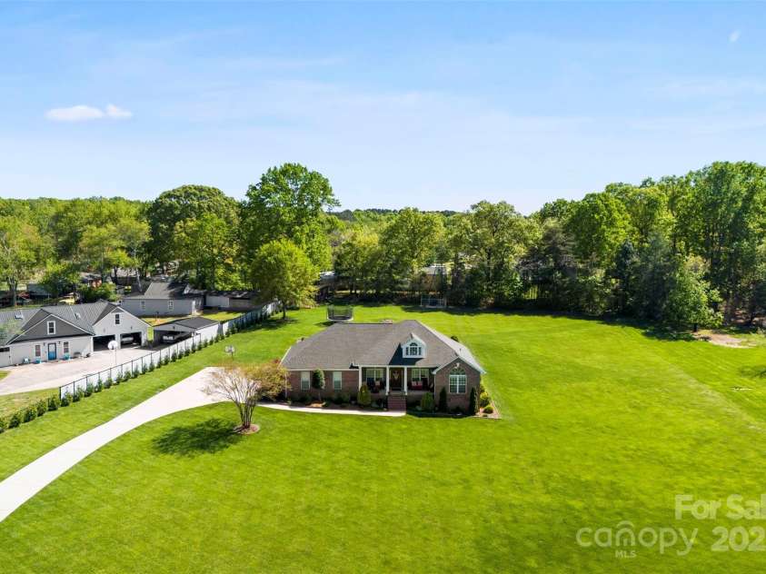 3003 Eaker Drive, Cherryville, NC 28021.  MLS# CAR4248561, YatesRealty ID 14095. 