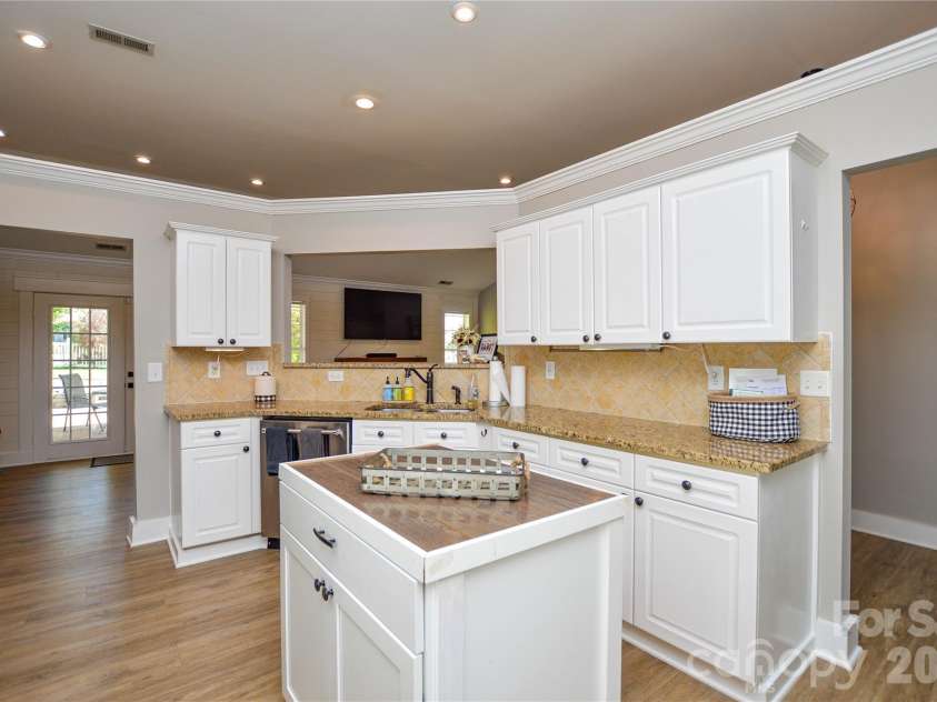 3602 Arthur Street, Indian Trail, NC 28079.  MLS# CAR4370198, YatesRealty ID 14095. Bright white kitchen