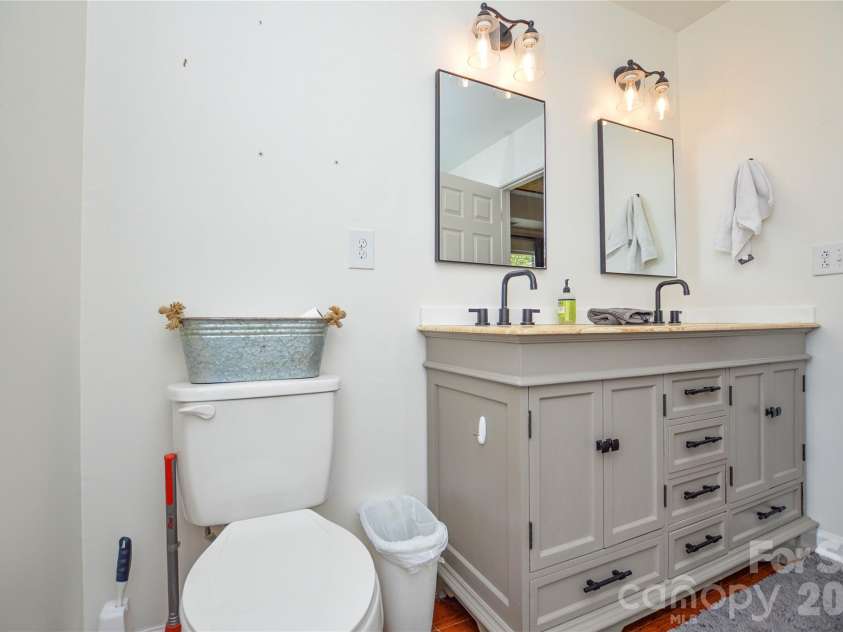 3602 Arthur Street, Indian Trail, NC 28079.  MLS# CAR4370198, YatesRealty ID 14095. Primary Bath