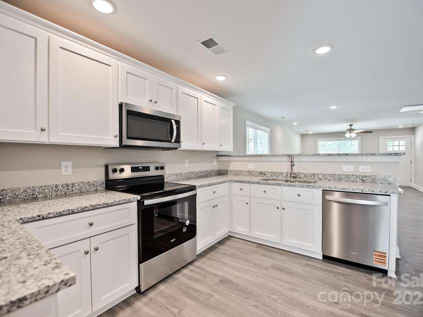 2502-2504 Glendale Avenue, Kannapolis, NC 28081.  MLS# CAR4252953, YatesRealty ID 14096. 