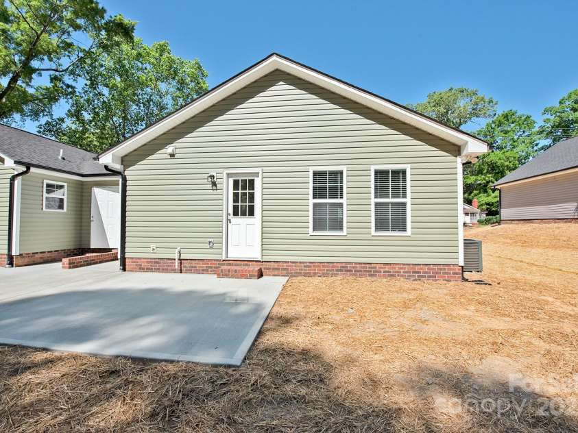 2502-2504 Glendale Avenue, Kannapolis, NC 28081.  MLS# CAR4252953, YatesRealty ID 14096. 