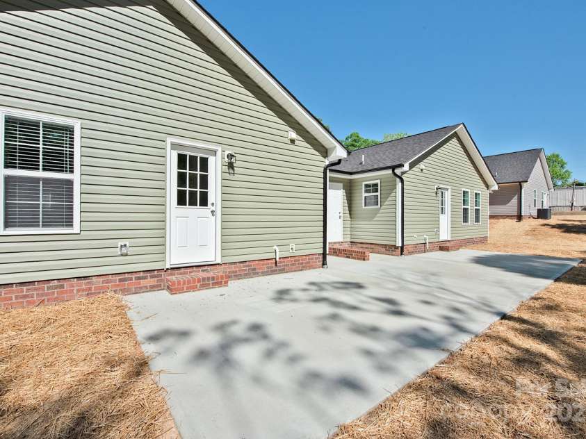 2502-2504 Glendale Avenue, Kannapolis, NC 28081.  MLS# CAR4252953, YatesRealty ID 14096. 