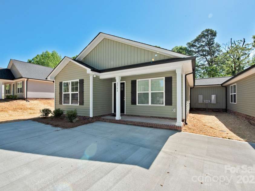 2502-2504 Glendale Avenue, Kannapolis, NC 28081.  MLS# CAR4252953, YatesRealty ID 14096. 