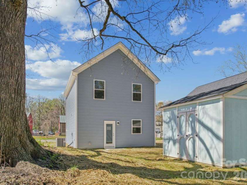 416 9th Street, Bessemer City, NC 28016.  MLS# CAR4359794, YatesRealty ID 14096. 