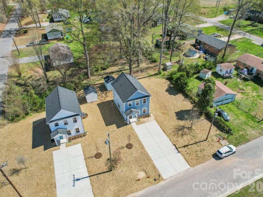 416 9th Street, Bessemer City, NC 28016.  MLS# CAR4359794, YatesRealty ID 14096. 