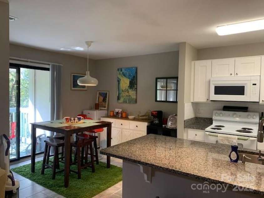 11106 Harrowfield Road, Charlotte, NC 28226.  MLS# CAR4250911, YatesRealty ID 14097. 