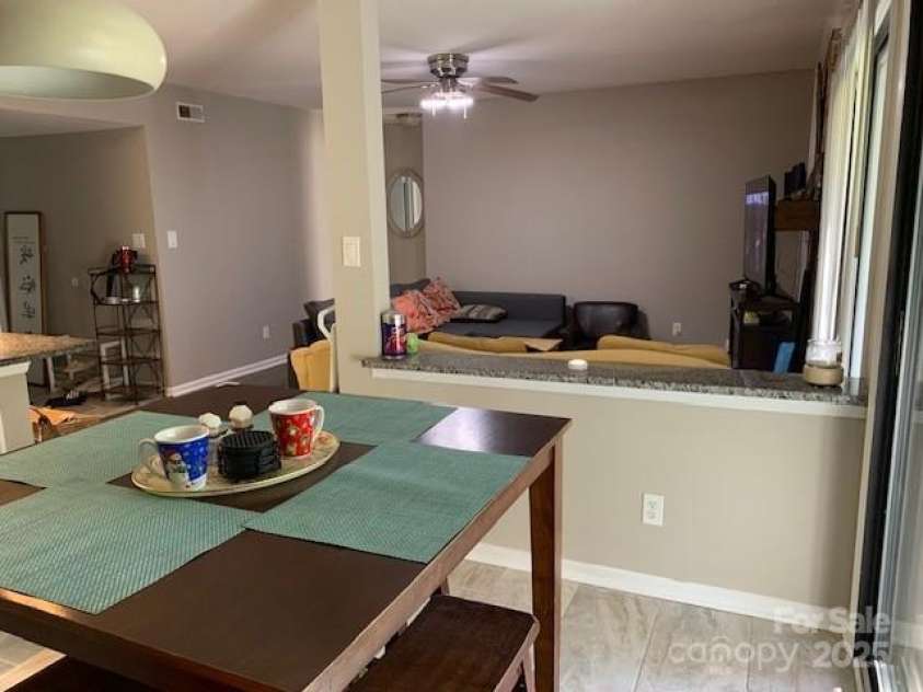 11106 Harrowfield Road, Charlotte, NC 28226.  MLS# CAR4250911, YatesRealty ID 14097. Dining