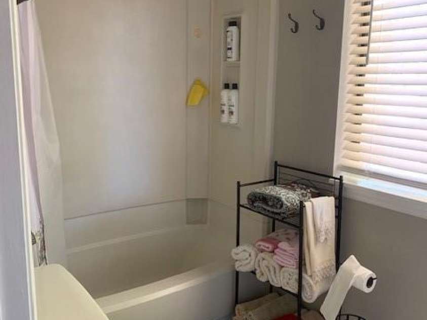 11106 Harrowfield Road, Charlotte, NC 28226.  MLS# CAR4250911, YatesRealty ID 14097. Master Bathroom