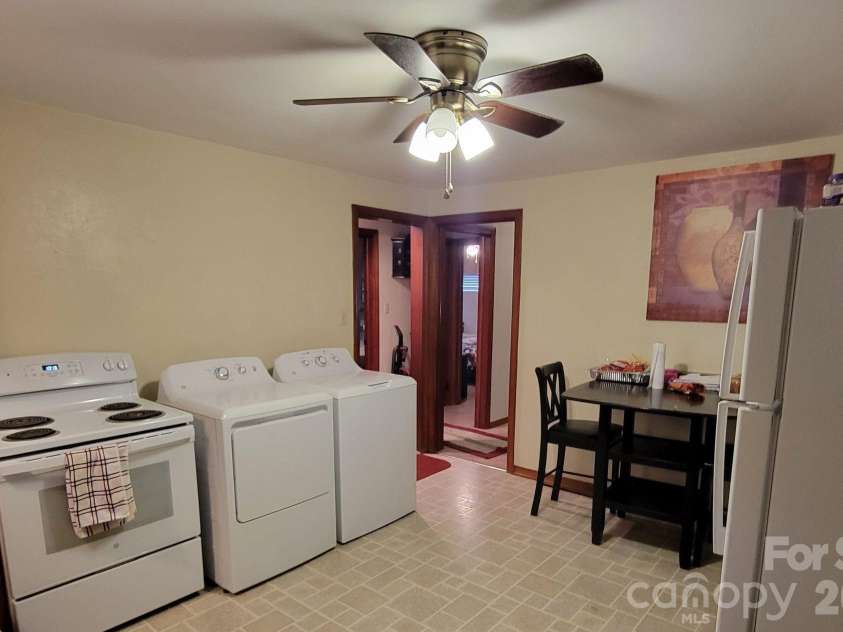 475 13th Avenue, Hickory, NC 28601.  MLS# CAR4366691, YatesRealty ID 14097. Laundry in Kit