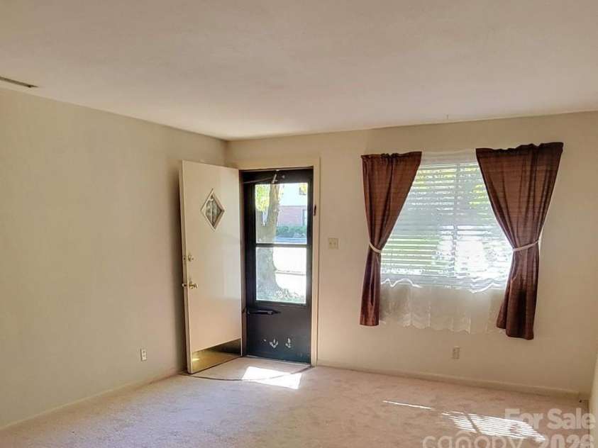 475 13th Avenue, Hickory, NC 28601.  MLS# CAR4366691, YatesRealty ID 14097. Living Room