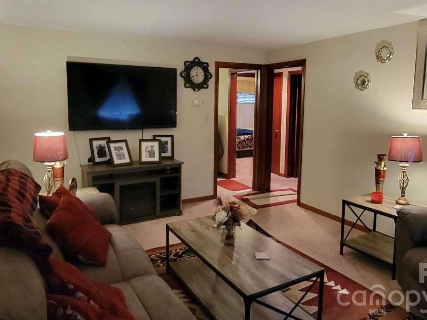475 13th Avenue, Hickory, NC 28601.  MLS# CAR4366691, YatesRealty ID 14097. Living Room