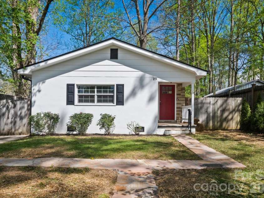 89 Carolina Avenue, Brevard, NC 28712.  MLS# CAR4366083, YatesRealty ID 14098. 