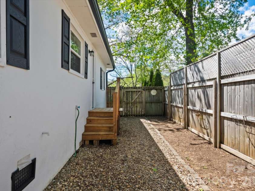 89 Carolina Avenue, Brevard, NC 28712.  MLS# CAR4366083, YatesRealty ID 14098. 