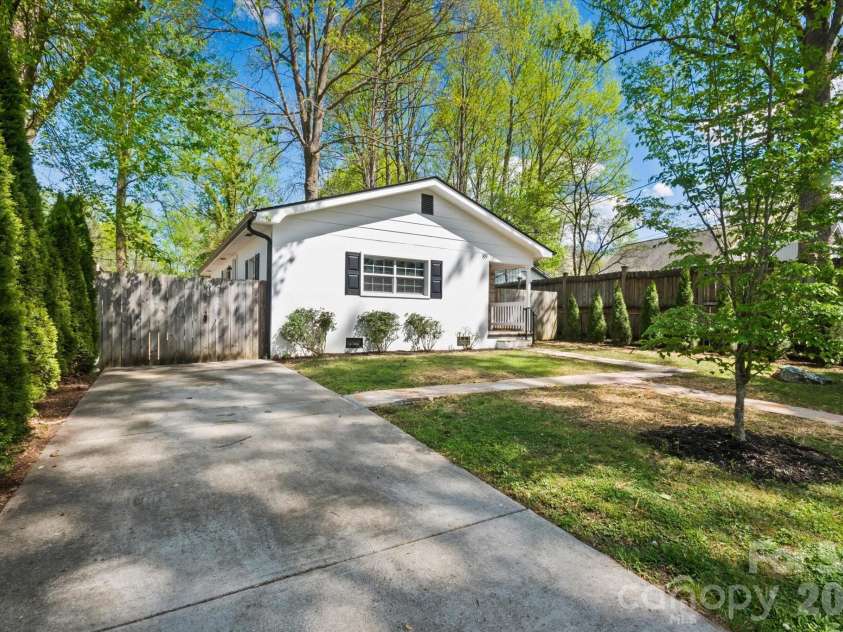 89 Carolina Avenue, Brevard, NC 28712.  MLS# CAR4366083, YatesRealty ID 14098. 
