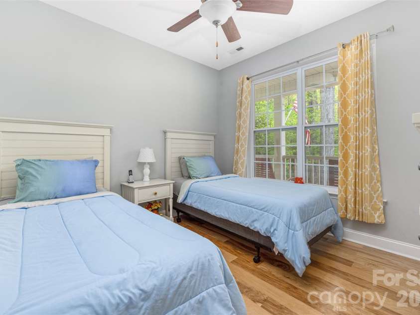 1325 Lytton Lane, Catawba, NC 28609.  MLS# CAR4370992, YatesRealty ID 14099. 2nd front bedroom