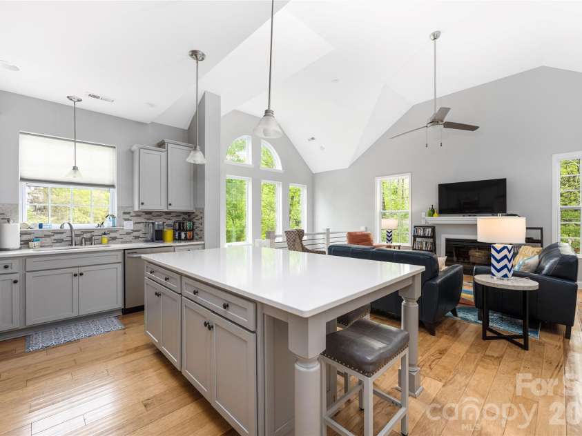 1325 Lytton Lane, Catawba, NC 28609.  MLS# CAR4370992, YatesRealty ID 14099. 