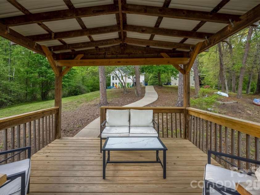1325 Lytton Lane, Catawba, NC 28609.  MLS# CAR4370992, YatesRealty ID 14099. 