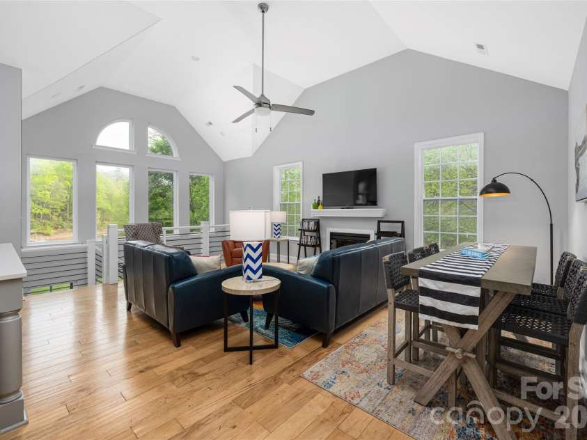 1325 Lytton Lane, Catawba, NC 28609.  MLS# CAR4370992, YatesRealty ID 14099. Main living space