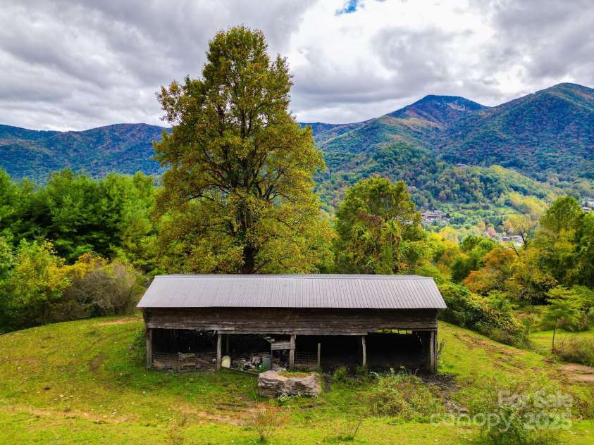 105 Home Place Road, Maggie Valley, NC 28751.  MLS# CAR4311277, YatesRealty ID 141. 