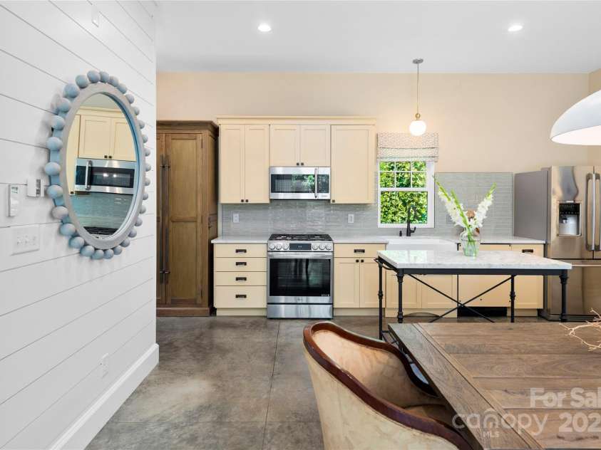 195 Jordan Street, Hendersonville, NC 28739.  MLS# CAR4276195, YatesRealty ID 141. 