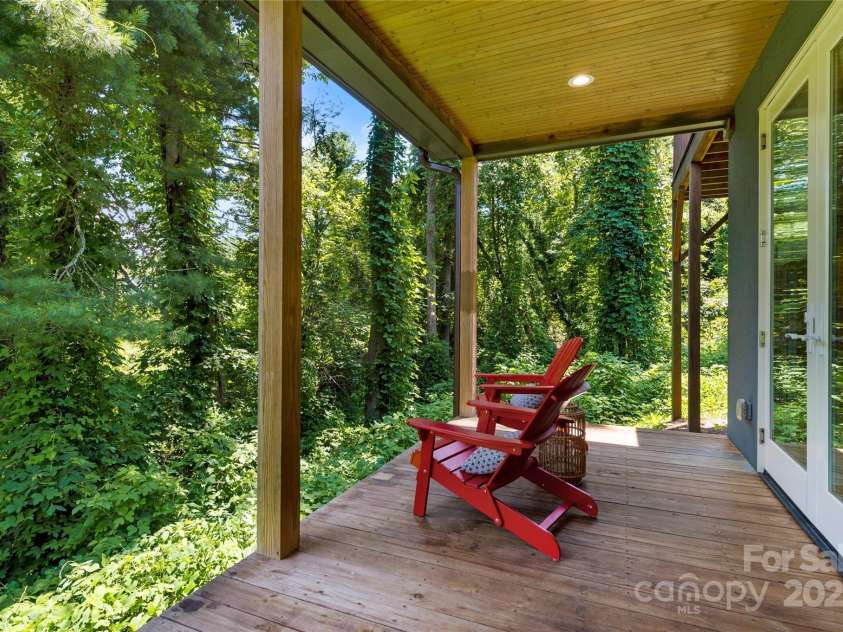 195 Jordan Street, Hendersonville, NC 28739.  MLS# CAR4276195, YatesRealty ID 141. 