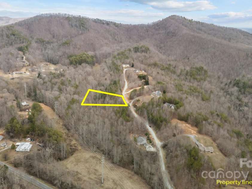 104 Glenhaven Drive, Marion, NC 28752.  MLS# CAR4331381, YatesRealty ID 1410. 