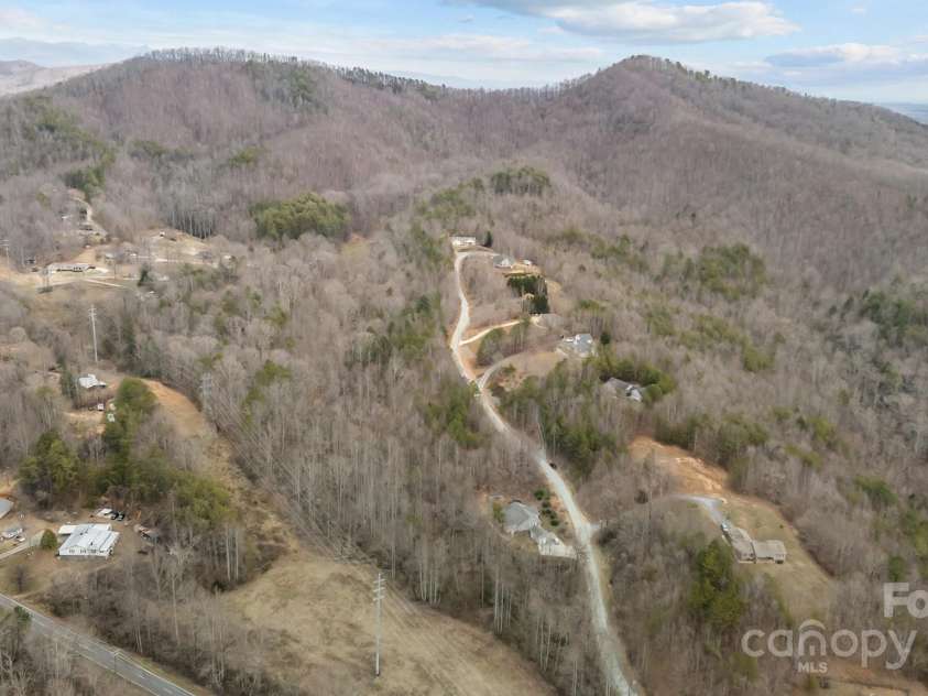 104 Glenhaven Drive, Marion, NC 28752.  MLS# CAR4331381, YatesRealty ID 1410. 