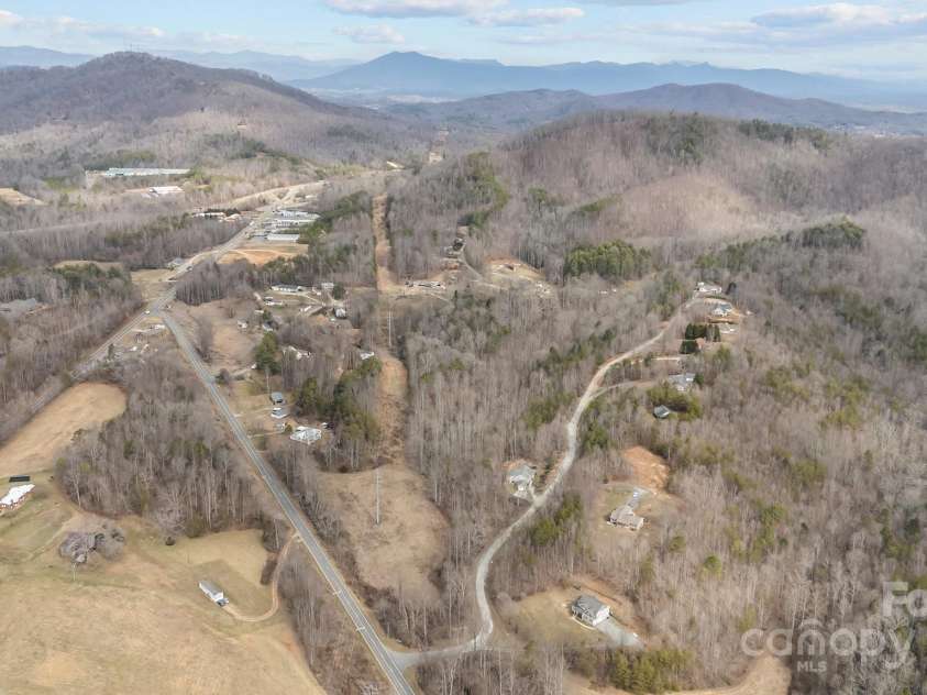 104 Glenhaven Drive, Marion, NC 28752.  MLS# CAR4331381, YatesRealty ID 1410. 