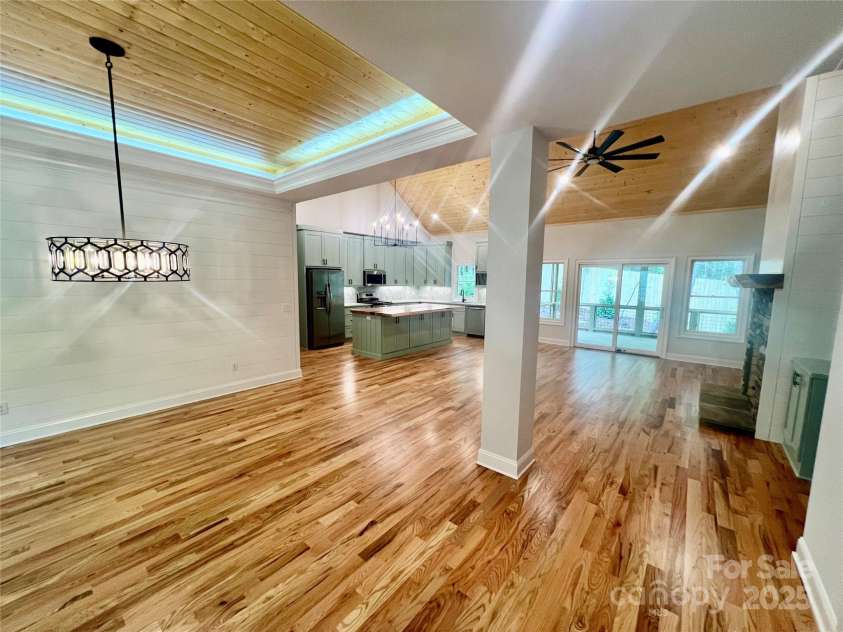 397 Soquili Drive, Brevard, NC 28712.  MLS# CAR4206304, YatesRealty ID 1410. Dinning to Kitchen and Great Room