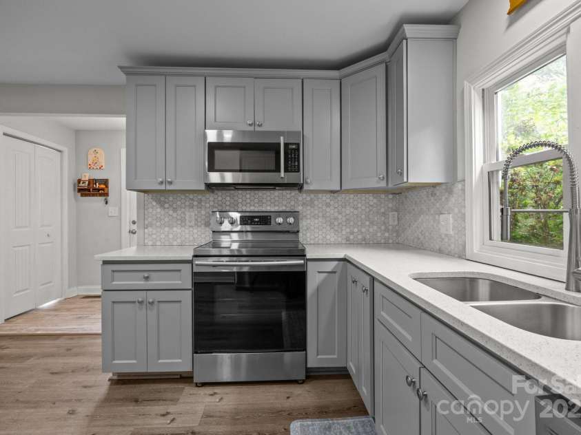 5371 Davidson Road, Davidson, NC 28036.  MLS# CAR4258666, YatesRealty ID 1410. 