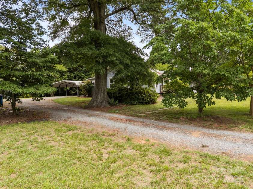 5371 Davidson Road, Davidson, NC 28036.  MLS# CAR4258666, YatesRealty ID 1410. 