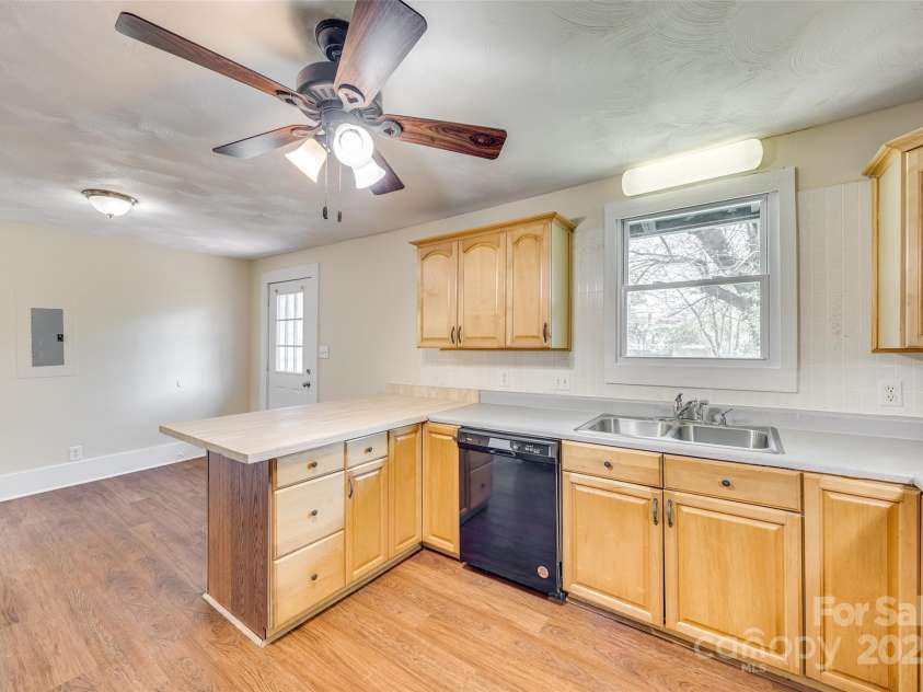 113 Hemphill Avenue, Chester, SC 29706.  MLS# CAR4239763, YatesRealty ID 14100. 