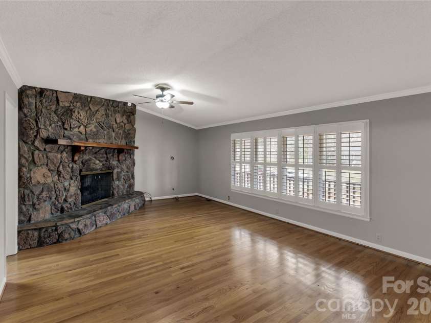 721 Clarendon Drive, Lancaster, SC 29720.  MLS# CAR4354329, YatesRealty ID 14100. 