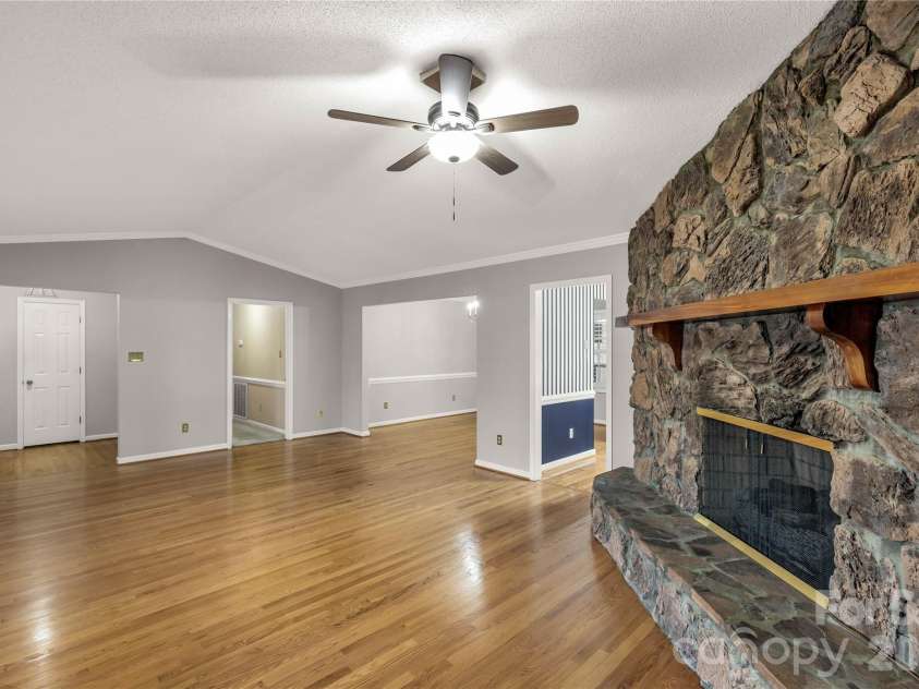 721 Clarendon Drive, Lancaster, SC 29720.  MLS# CAR4354329, YatesRealty ID 14100. 