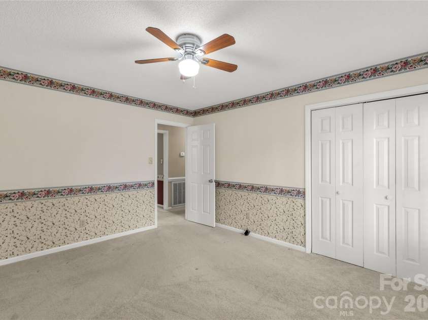 721 Clarendon Drive, Lancaster, SC 29720.  MLS# CAR4354329, YatesRealty ID 14100. 