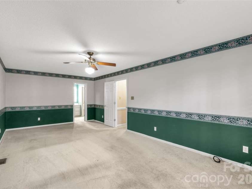 721 Clarendon Drive, Lancaster, SC 29720.  MLS# CAR4354329, YatesRealty ID 14100. 