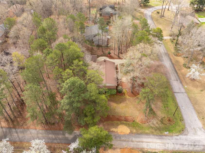 721 Clarendon Drive, Lancaster, SC 29720.  MLS# CAR4354329, YatesRealty ID 14100. 
