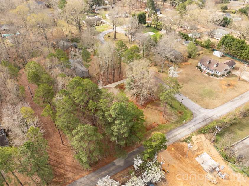 721 Clarendon Drive, Lancaster, SC 29720.  MLS# CAR4354329, YatesRealty ID 14100. 