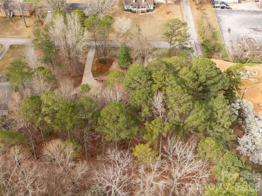 721 Clarendon Drive, Lancaster, SC 29720.  MLS# CAR4354329, YatesRealty ID 14100. 