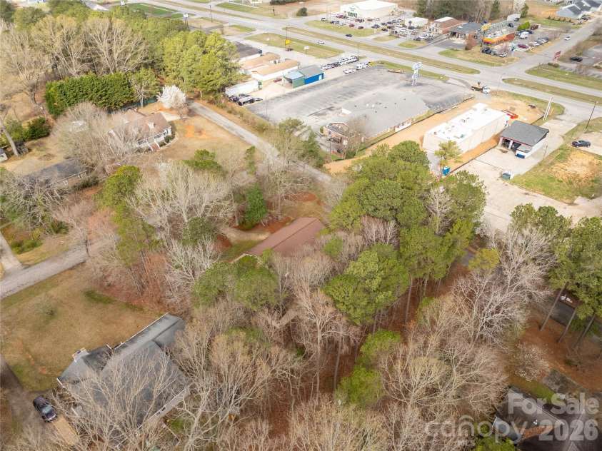 721 Clarendon Drive, Lancaster, SC 29720.  MLS# CAR4354329, YatesRealty ID 14100. 