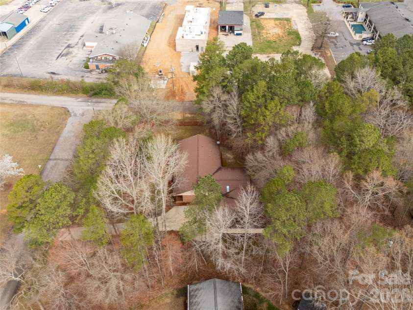 721 Clarendon Drive, Lancaster, SC 29720.  MLS# CAR4354329, YatesRealty ID 14100. 