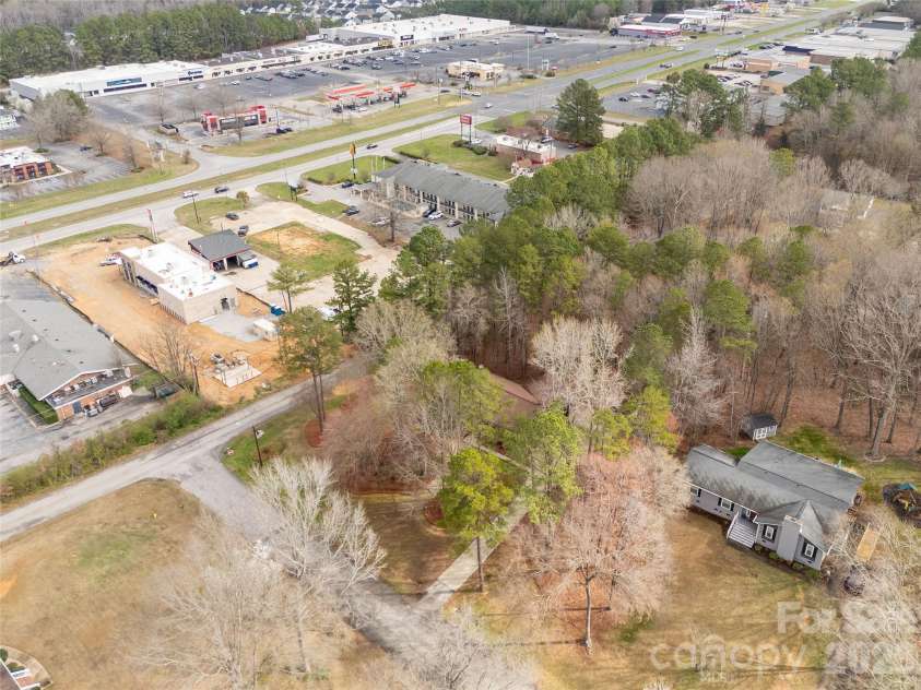 721 Clarendon Drive, Lancaster, SC 29720.  MLS# CAR4354329, YatesRealty ID 14100. 
