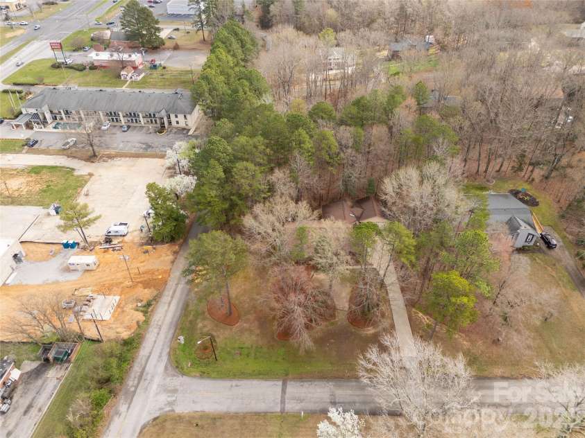 721 Clarendon Drive, Lancaster, SC 29720.  MLS# CAR4354329, YatesRealty ID 14100. 