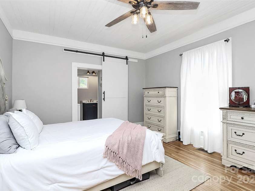 1105 Point Road, Belmont, NC 28012.  MLS# CAR4255588, YatesRealty ID 14101. 