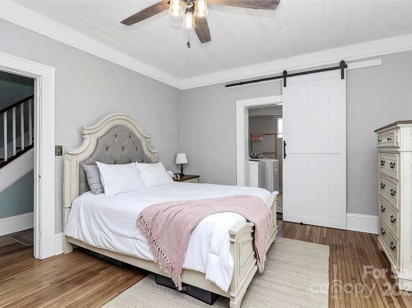 1105 Point Road, Belmont, NC 28012.  MLS# CAR4255588, YatesRealty ID 14101. 